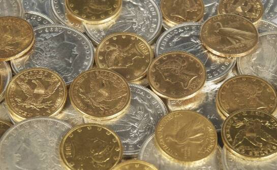 Jakie czynniki wpływają na decyzję o sprzedaży kolekcjonerskich monet?