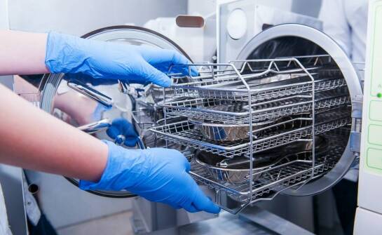 Jak szybki czas sterylizacji wpływa na przepustowość medycznych gabinetów?