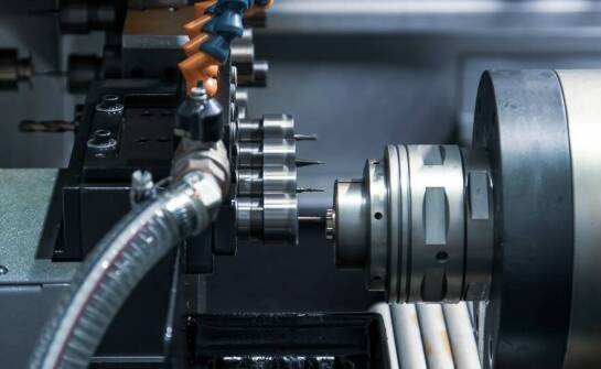 Zastosowanie technologii CNC w produkcji komponentów dla sektora energetycznego