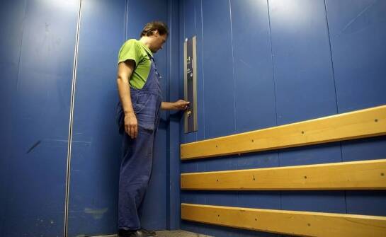 Jakie są kluczowe zalety profesjonalnej konserwacji windy?