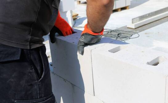 Jakich błędów unikać przy budowie domu z keramzytu?