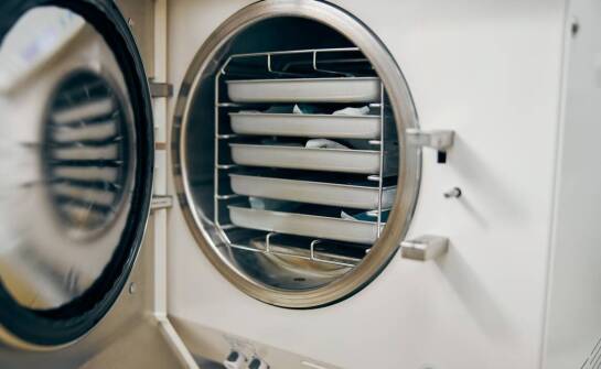 Jak temperaturowa komora wspiera wytrzymałościowe testy materiałów?