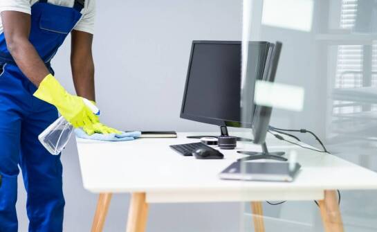 Sprzątanie biur w kontekście bezpieczeństwa i higieny pracy – co oferujemy?