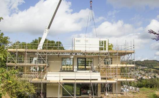 Rola innowacyjnych technologii w budowie prefabrykowanych domów