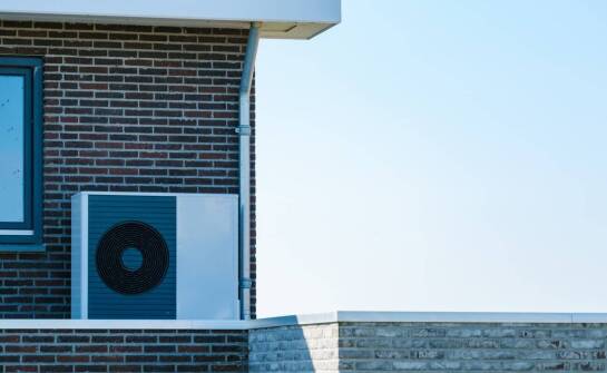 Jakie korzyści przynosi integracja pomp ciepła z systemami do redukcji opłat za bierną moc?