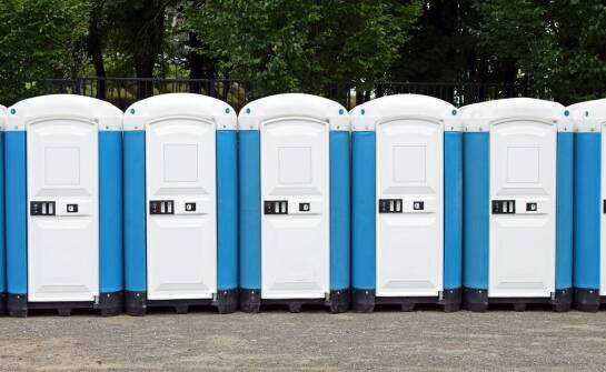 Jak zoptymalizować przestrzeń roboczą dzięki wynajmowi przenośnych toalet?