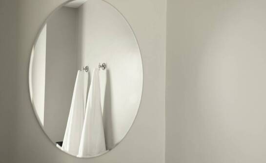 Różnorodność wzorów łazienkowych luster: jak wybrać idealny styl?