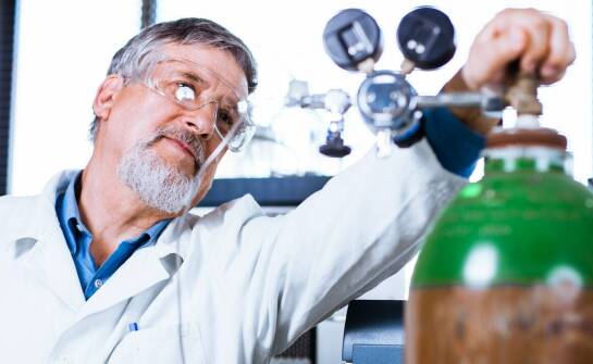 Znaczenie certyfikowanych techników w serwisowaniu medycznego sprzętu