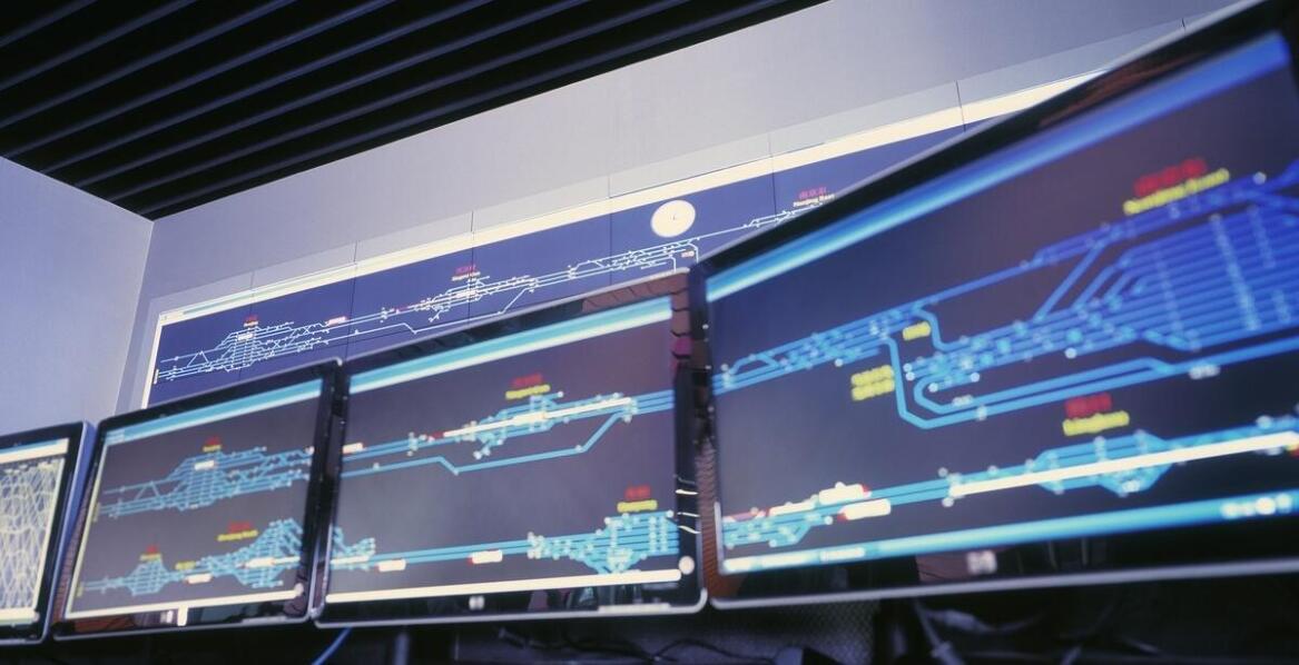 Monitorowanie i reagowanie na zagrożenia zalaniem – kluczowe funkcje nowoczesnych systemów.