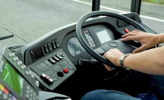 Rola praktyki w nauce bezpiecznego prowadzenia autobusu