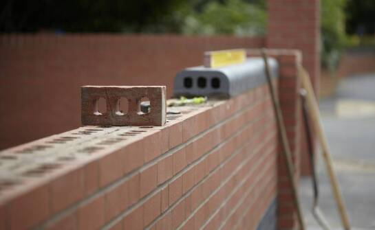 Jakie znaczenie ma wybór odpowiednich materiałów przy budowie domów?