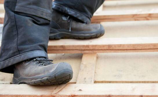 Wpływ jakości ochronnego obuwia na komfort pracy