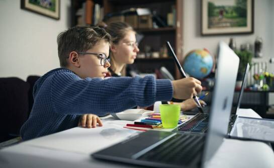 Nauczanie w domu a społeczne umiejętności – jak utrzymać równowagę?