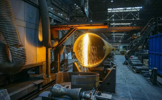 Zastosowanie dużego maszynowego parku w spawaniu stali