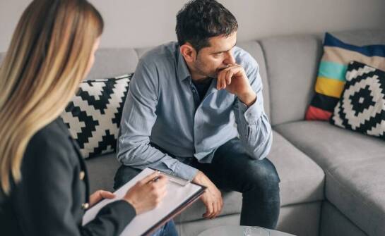 Jakie są długoterminowe korzyści płynące z udziału w terapii nawrotów?