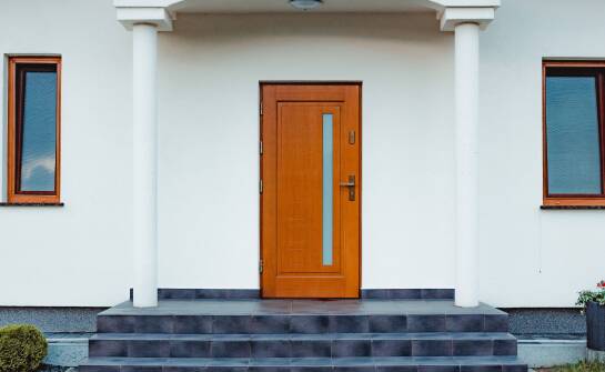 Maßgefertigte Außentüren – Schlüsselaspekte bei der Auswahl von Stil und Farbe