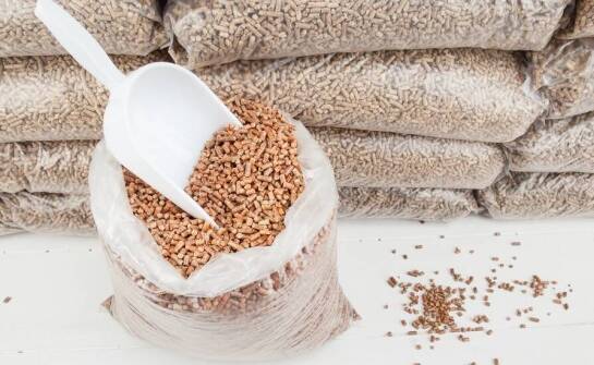 Porównanie różnych frakcji pelletu: dlaczego warto wybrać pellet z Czarnkowa?