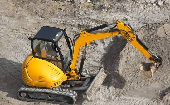 Dlaczego profesjonalny serwis jest niezbędny dla długowieczności minikoparki?