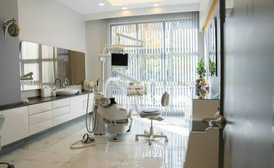 Jakie korzyści niesie integracja oprogramowania z zabiegowym gabinetem?