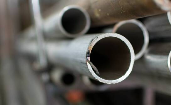 Jak technologia żeliwnych rur wpływa na koszty utrzymania infrastruktury?