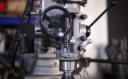 Szlifierka do zgładów a jakość materiałowej preparatyki: co musisz wiedzieć?