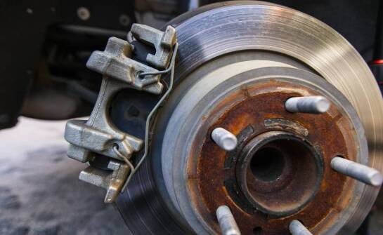 Wpływ diagnostyki układu hamulcowego na bezpieczeństwo pojazdów do nauki jazdy