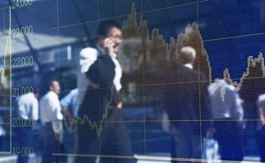 Jak korzystne kursy funta wpływają na decyzje finansowe mieszkańców?