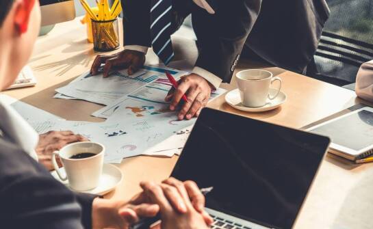 Rola doradztwa w zakresie prawa handlowego i prawa pracy dla sektora rolnego