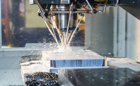 Wpływ zaawansowanego frezowania CNC na jakość wykrojników z blachy