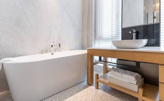 Łazienkowe wanny jako centralny punkt aranżacji wnętrza