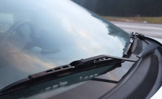 Rola przedniej szyby w ochronie kierowcy i pasażerów