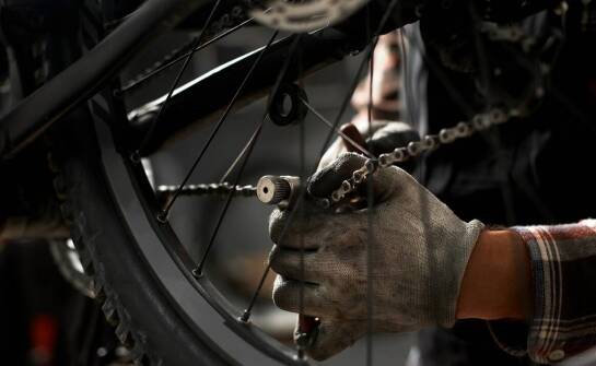 Jakie są korzyści z regularnej konserwacji rowerowego napędu?