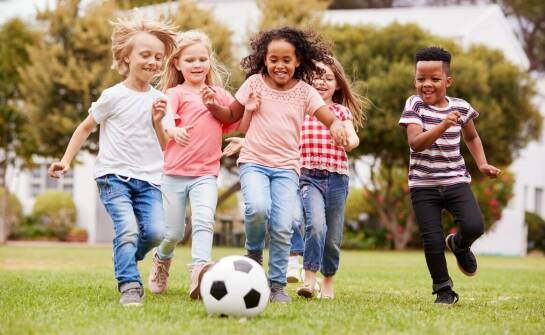 Nauka empatii i troski o innych w sportowym przedszkolu