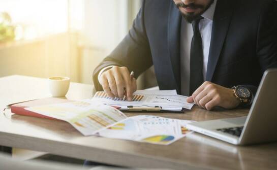 Biegły sądowy z zakresu rachunkowości jako doradca przy fuzjach i przejęciach.