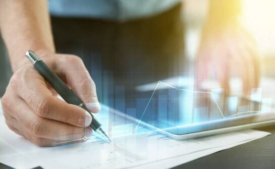 Jak finansowe analizy wspierają rozwój małych i średnich przedsiębiorstw?