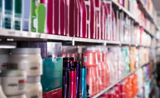 Jakie znaczenie ma personalizacja opakowań dla butelek w strategiach marketingowych?