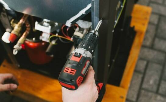 Wpływ regularnego serwisu na energetyczną efektywność pieców De Dietrich