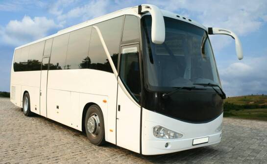 Jakie są możliwości wynajmu busów w Toruniu do pielgrzymek i wyjazdów religijnych?