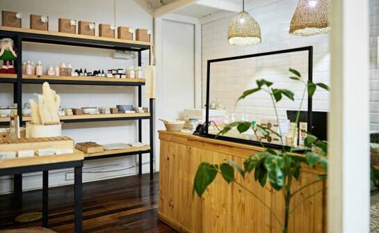 Jak wybierać szampony do różnych typów włosów, aby zapewnić im zdrowie i blask?