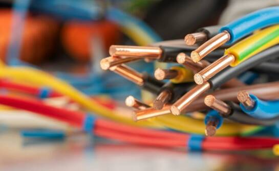 Wpływ emaliowanych przewodów miedzianych na zrównoważony rozwój energetyki