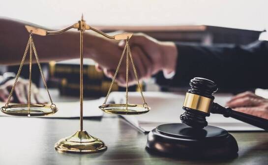 Jak prawnik do spraw mieszkaniowych pomaga w sprawach eksmisyjnych?