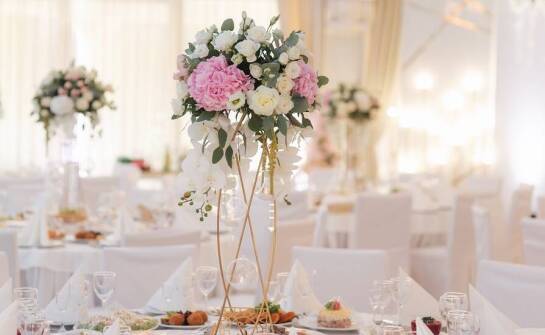 Przewodnik po organizacji wesela w domu weselnym – kluczowe aspekty