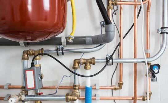 Jakie prawne aspekty należy uwzględnić podczas instalacji węzłów cieplnych?