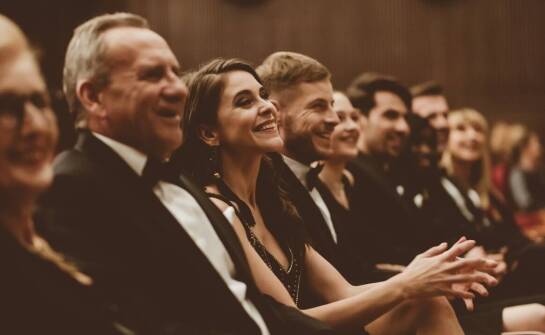 Jak dobrać komfortowe kinowe krzesła do małych przestrzeni?