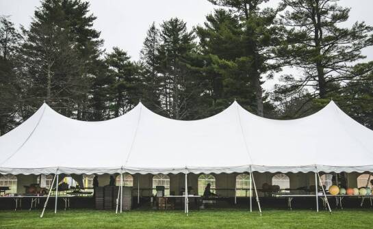 Wpływ zakupu używanych namiotowych hal na rozwój branży eventowej