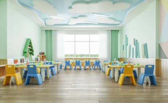 Jakie atrakcje oferuje bawialnia dla dzieci w ramach wakacyjnych zajęć?