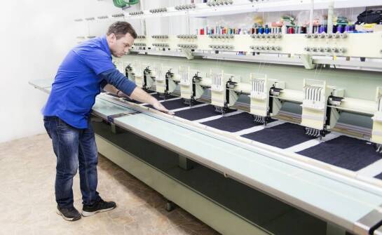 Jakie cechy wyróżniają polskie damskie dresy premium na co dzień?