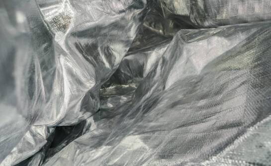 Jak lakierowanie UV zwiększa trwałość reklamowych toreb?