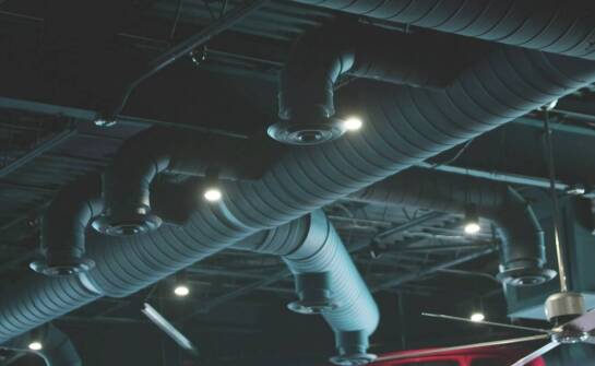 Nowoczesne akustyczne obudowy: jakie technologie zwiększają ich efektywność?