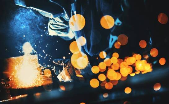 Jak obróbka metalu w Wielkopolsce wpływa na rozwój przemysłu lokalnego?
